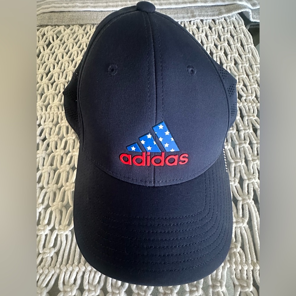 Adidas Black Cap with Blue and Red Logo
Men’s
S/M Flex